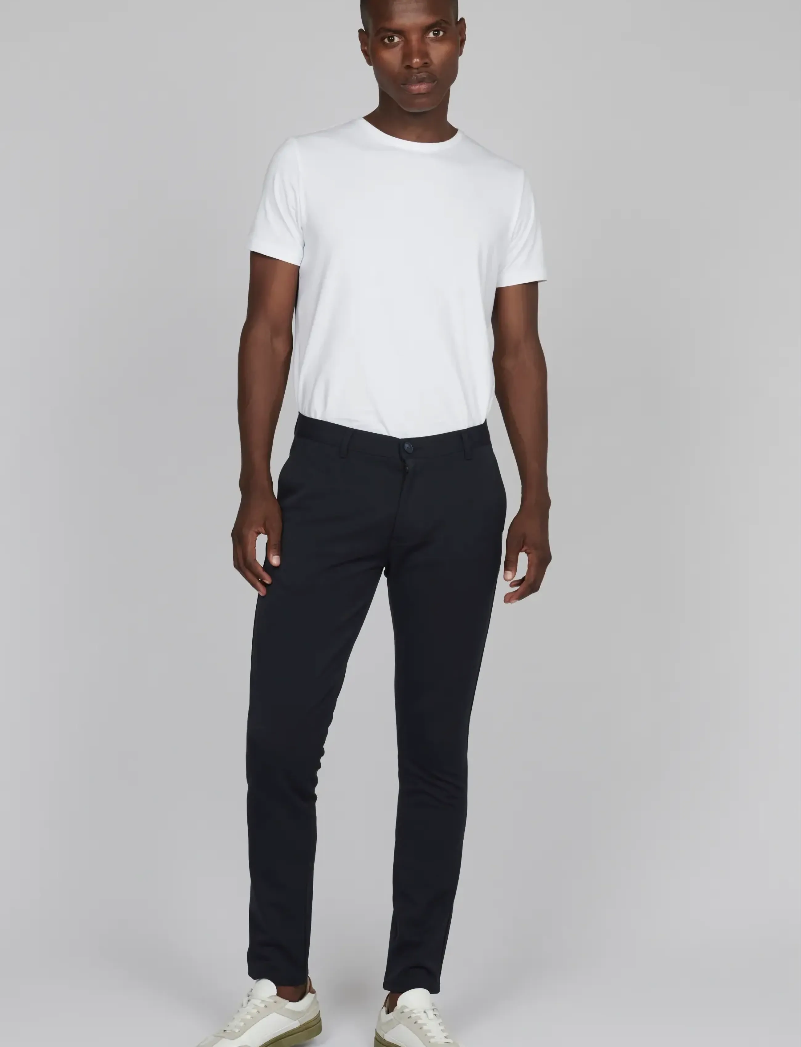 Matinique - MAjens Pants - casual byxor - deep navy - 3