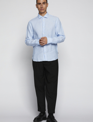 Matinique - MAmarc short - lininiai marškiniai - chambray blue - 3