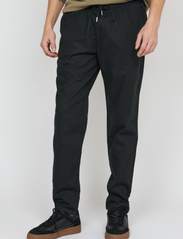Matinique - MAbarton Pant - linen trousers - black - 2