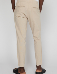 Matinique - MAbarton Pant - linen trousers - simply taupe - 4