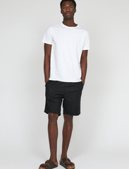 Matinique - MAbarton Short - linen shorts - black - 3