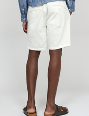 Matinique - MAbarton Short - linnen shorts - broken white - 4