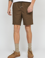 Matinique - MAbarton Short - linen shorts - brown soil - 2