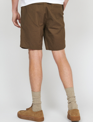 Matinique - MAbarton Short - linnen shorts - brown soil - 4