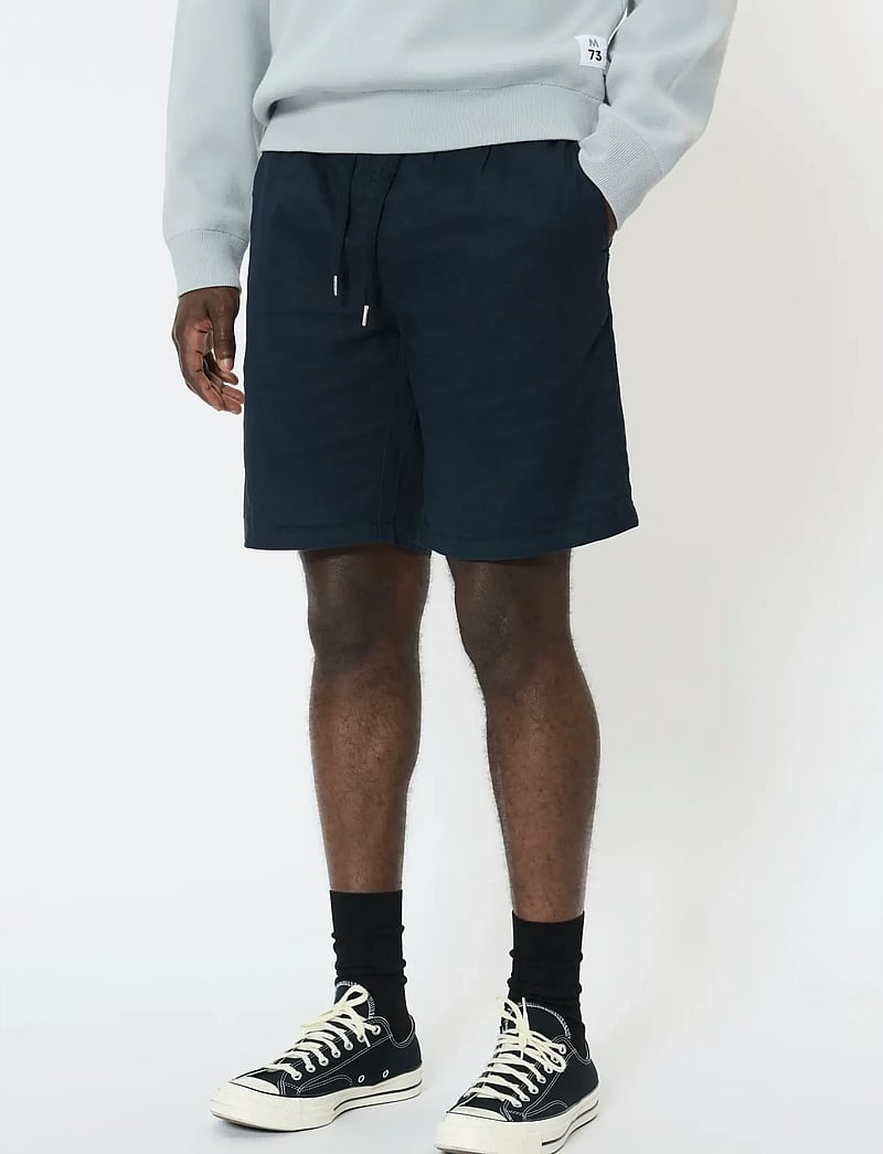 Matinique - MAbarton Short - linased lühikesed püksid - dark navy - 0