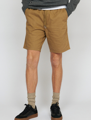 Matinique - MAbarton Short - linnen shorts - khaki - 2