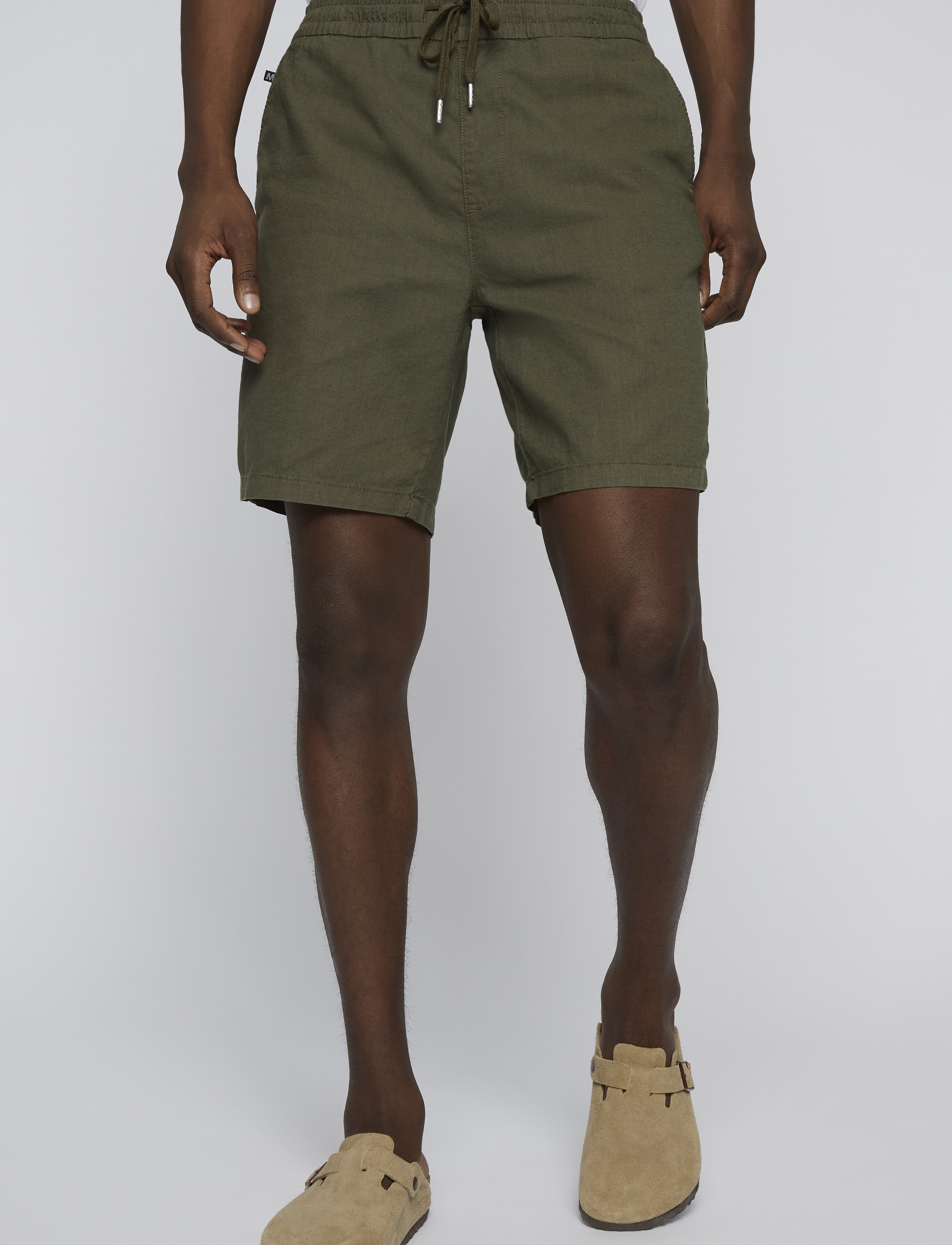 Matinique - MAbarton Short - leinen-shorts - olive night - 0