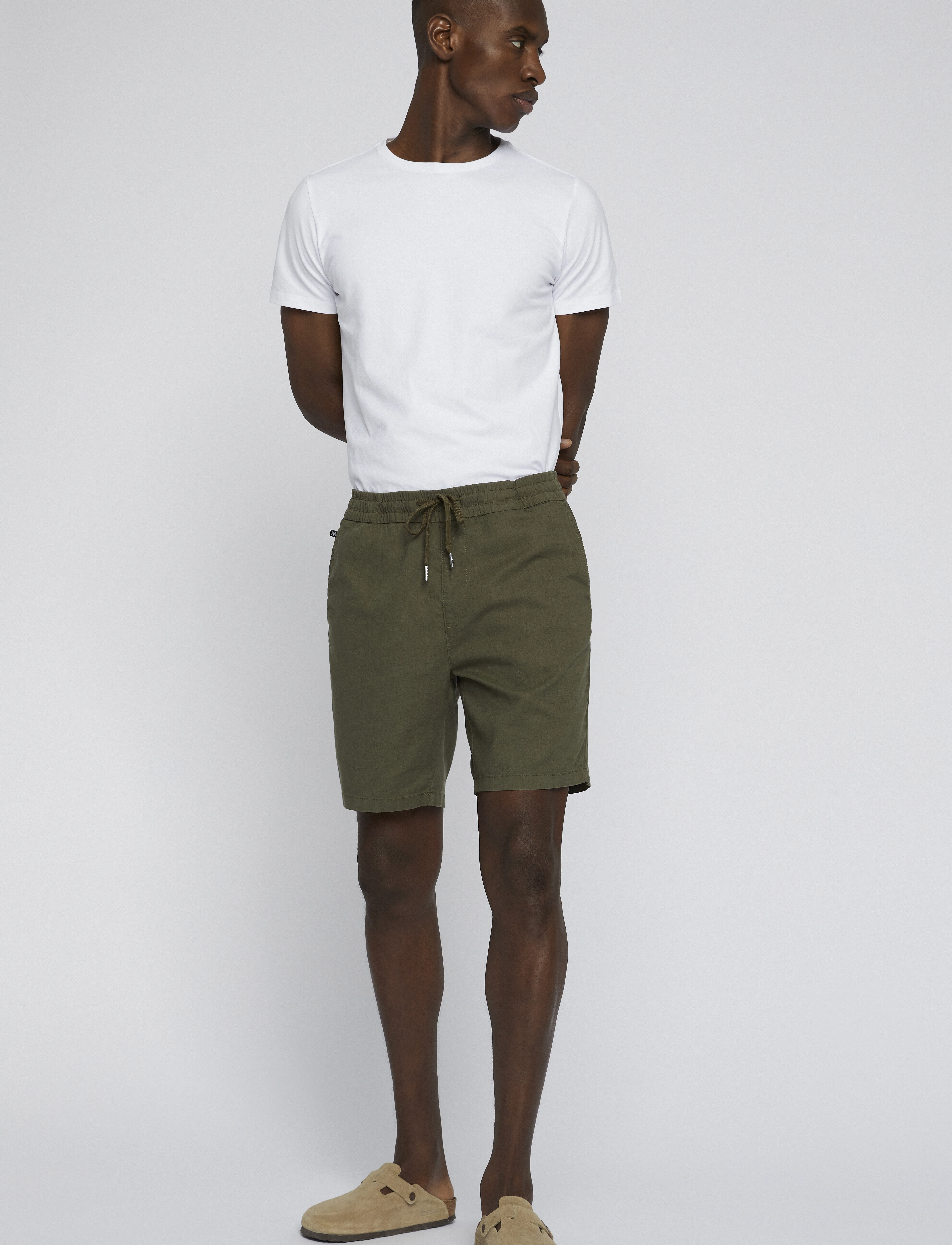 Matinique - MAbarton Short - leinen-shorts - olive night - 3