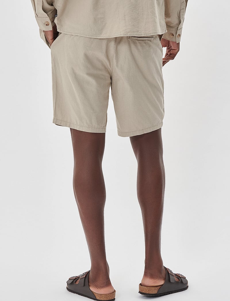 Matinique - MAbarton Short - leinen-shorts - plaza taupe - 3