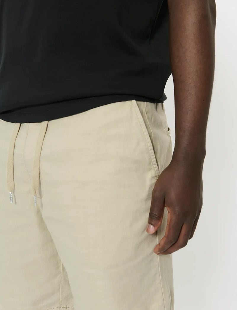 Matinique - MAbarton Short - leinen-shorts - plaza taupe - 5