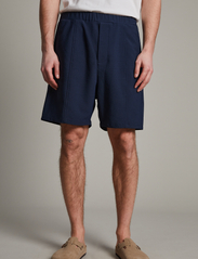 Matinique - MAdouglas Short - casual shorts - dark navy - 2
