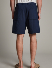 Matinique - MAdouglas Short - casual shorts - dark navy - 4