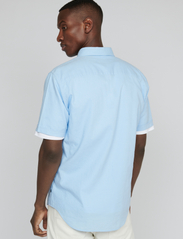 Matinique - MAtrostol BD SS - linen shirts - chambray blue - 4