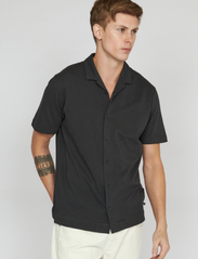 Matinique - MAtrostol Resort 2 - short-sleeved shirts - black - 2