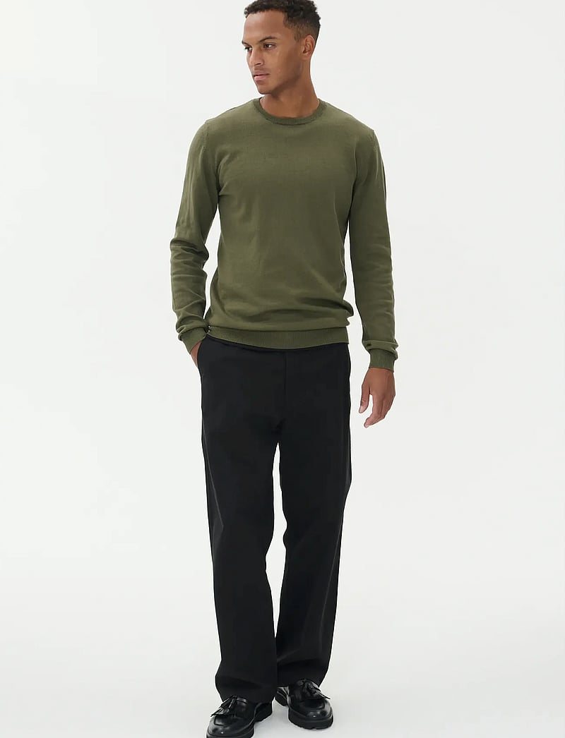 Matinique - MAJones - rundhals - olive night - 3