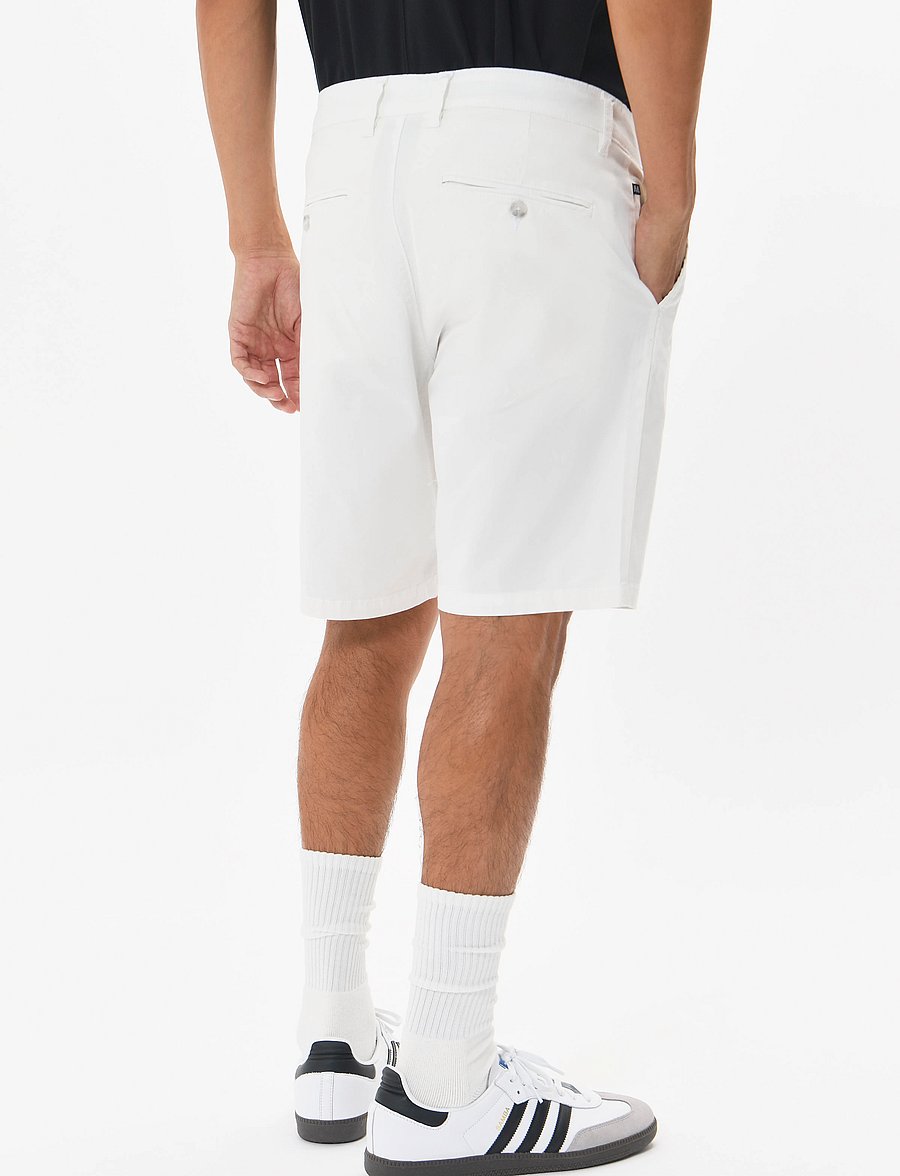 Matinique - MAthomas Short - lühikesed chino-püksid - broken white - 2