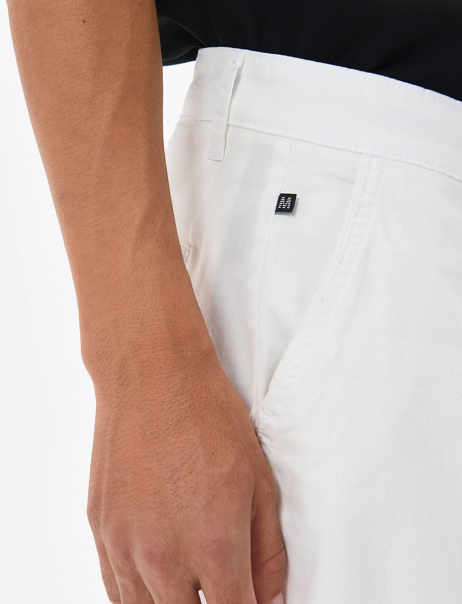 Matinique - MAthomas Short - lühikesed chino-püksid - broken white - 3