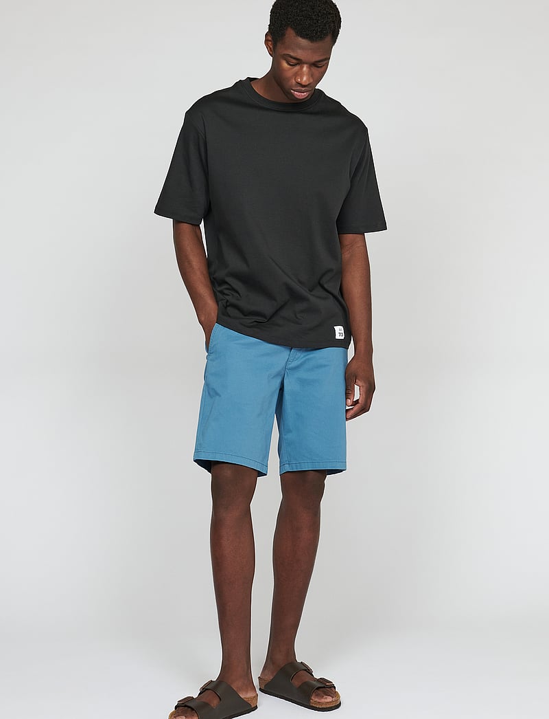 Matinique - MAthomas Short - chinos shorts - captain's blue - 3