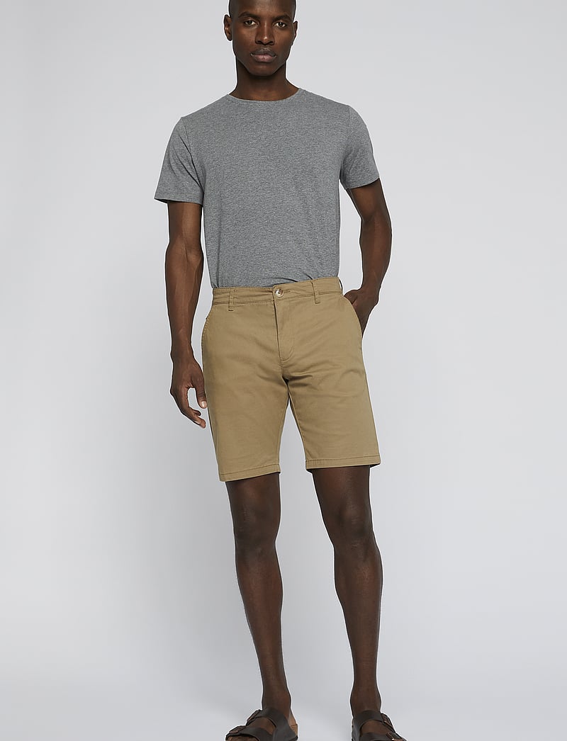 Matinique - MAthomas Short - chinos shorts - khaki - 3