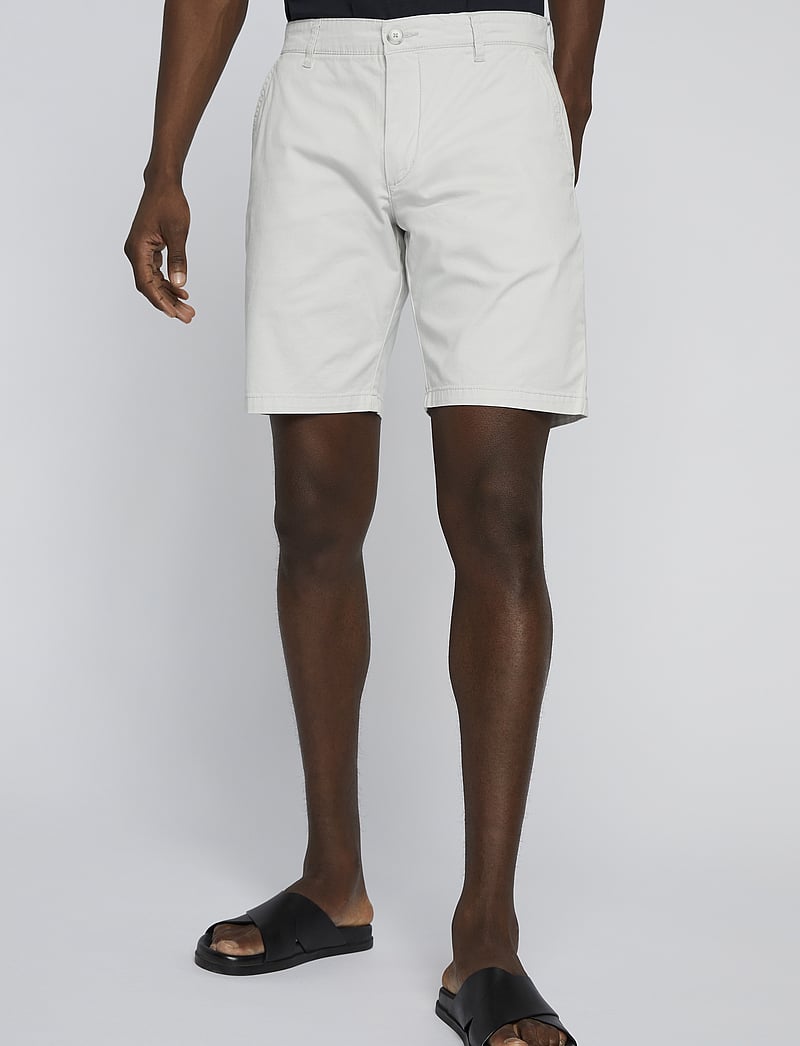 Matinique - MAthomas Short - chinos shorts - lunar rock - 0