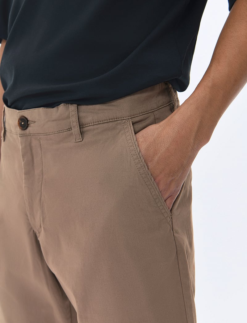 Matinique - MAthomas Short - chinos shorts - walnut - 3