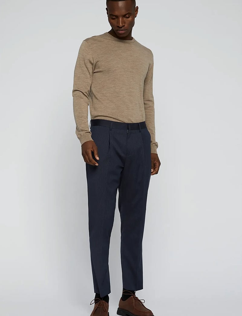 Matinique - MAweller Pleat Pant - anzugshosen - dark navy - 3