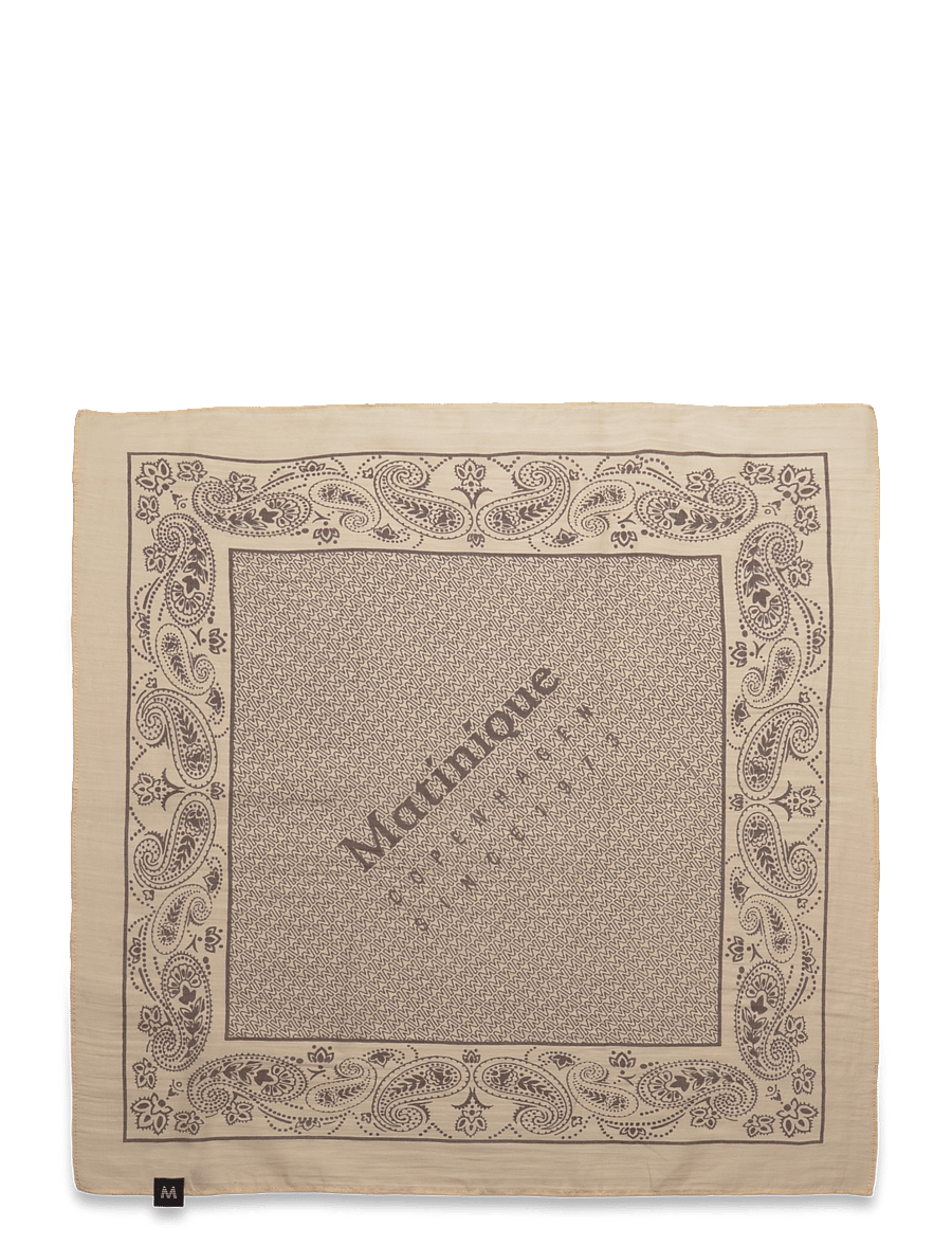 Matinique - MAbandana - kerged sallid - fog - 2