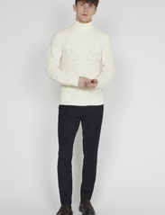 Matinique - MAroll pattern Heritage - džemperi ar augstu apkakli - broken white - 3