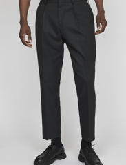 Matinique - MAweller Pleat Pant 73 - casual bukser - black - 2