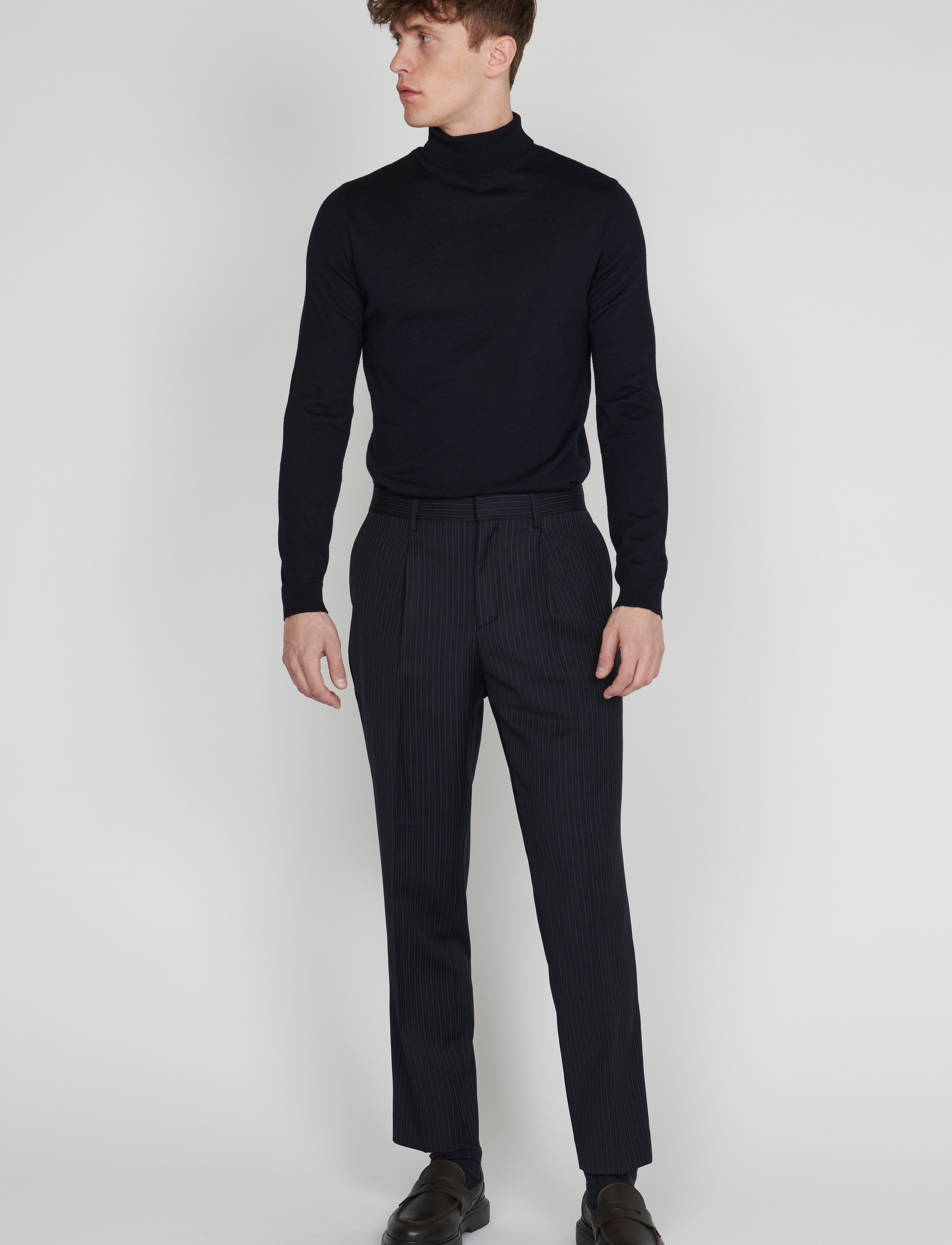 Matinique - MAweller Pleat Pant - Ülikonnapüksid - dark navy - 3