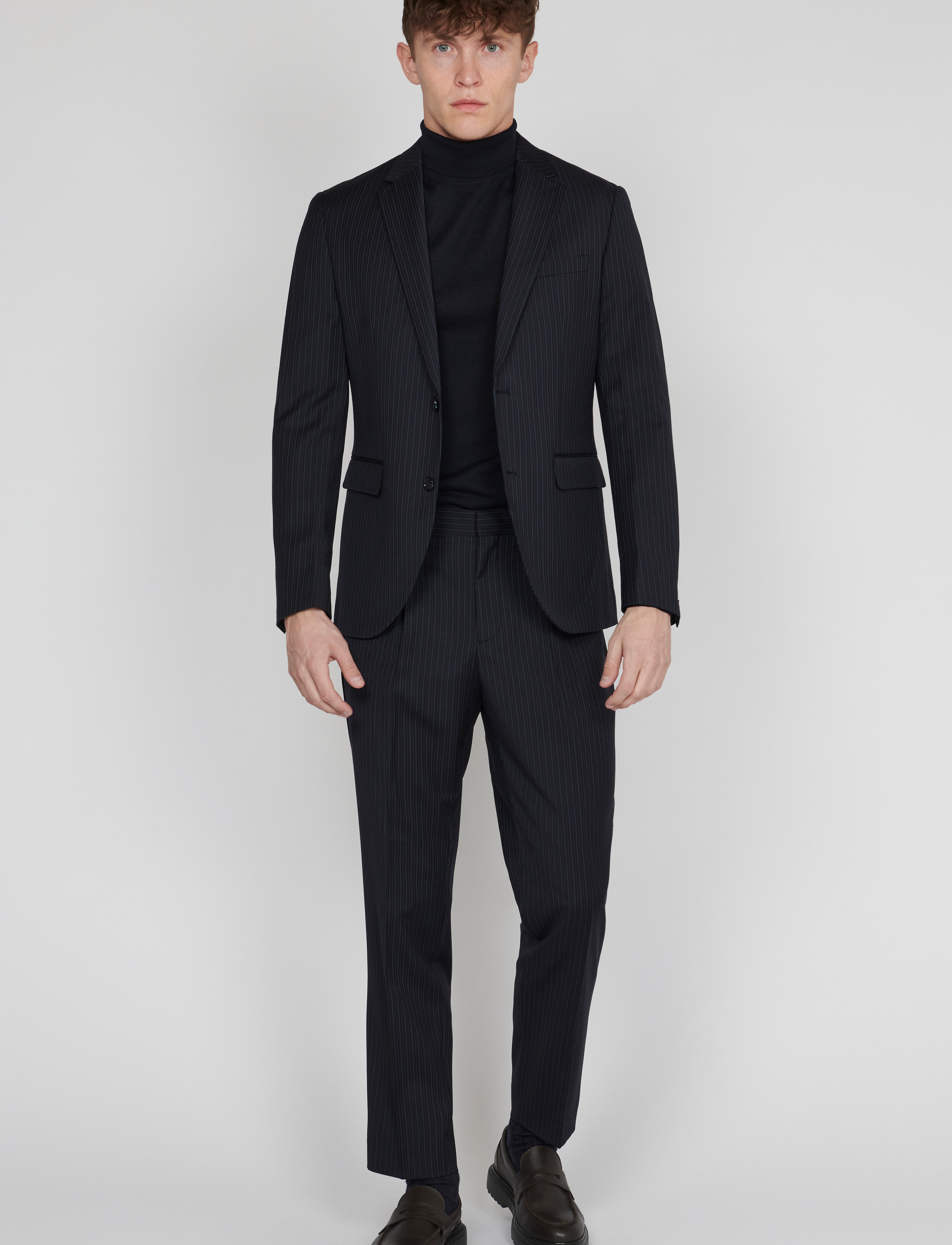 Matinique - MAweller Pleat Pant - Ülikonnapüksid - dark navy - 4