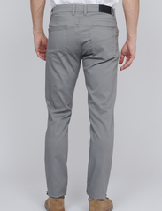 Matinique - MApete - tapered jeans - ghost gray - 4