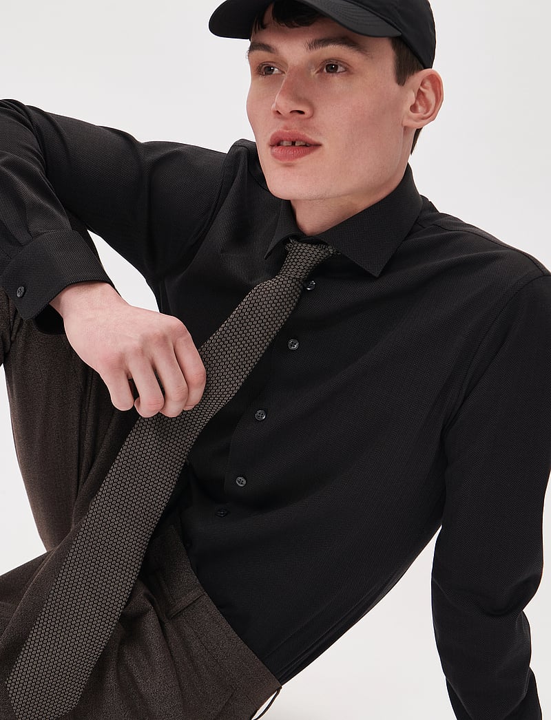 Matinique - MAmarc N - kostymskjortor - black - 3