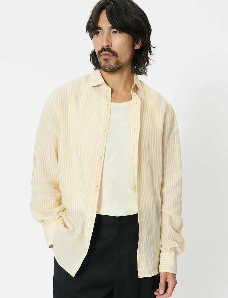 Matinique - MAmarc short - stribede skjorter - golden cream - 0