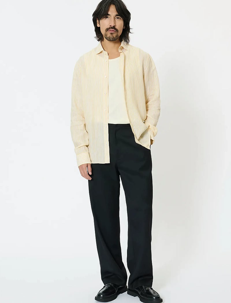 Matinique - MAmarc short - stribede skjorter - golden cream - 2