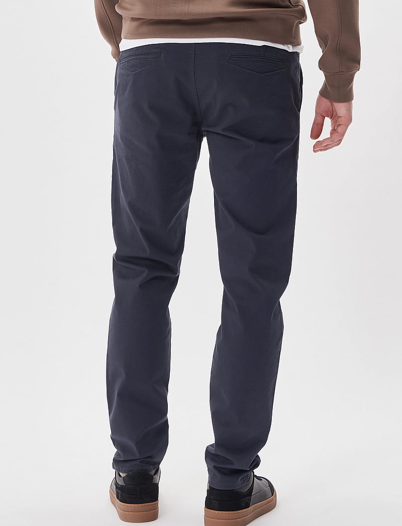 Matinique - MABrent - casual byxor - dark navy - 4