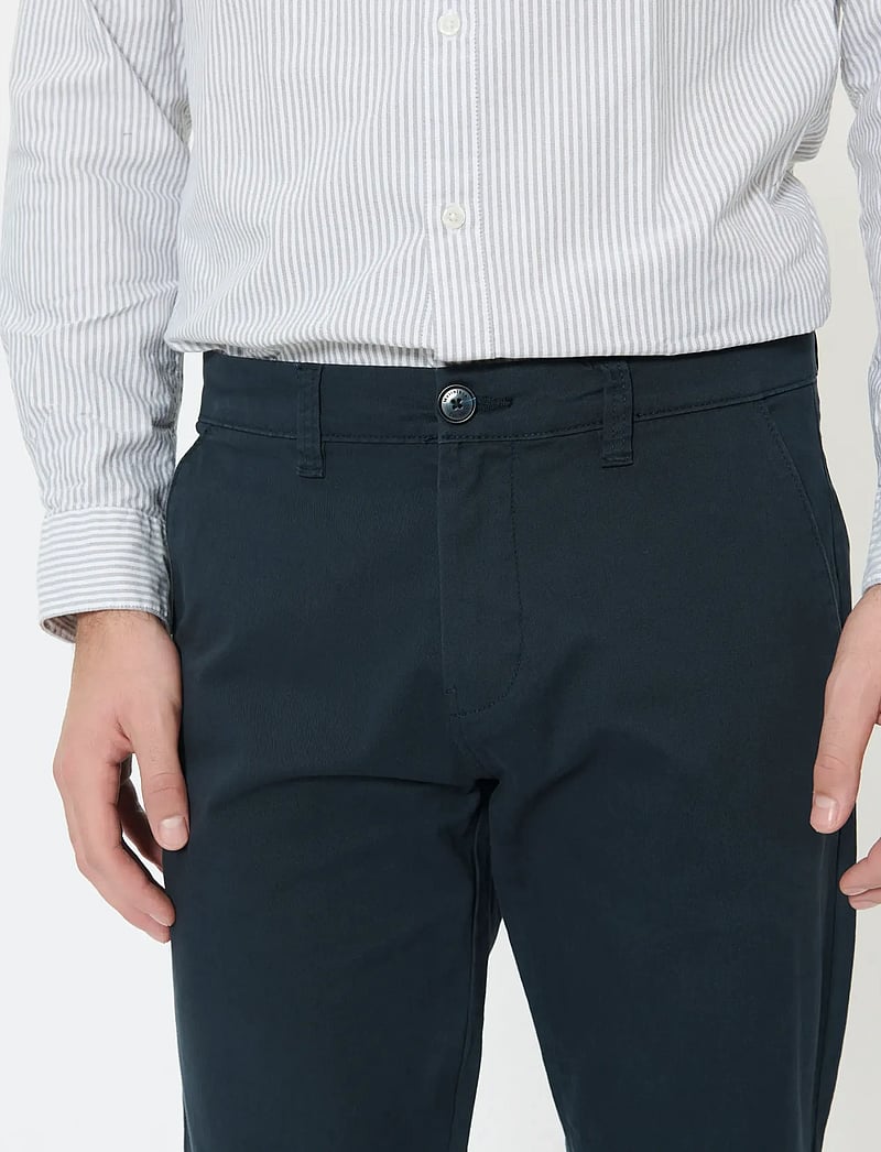 Matinique - MABrent - casual byxor - dark navy - 5