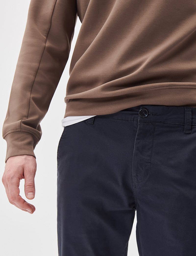 Matinique - MABrent - casual byxor - dark navy - 5