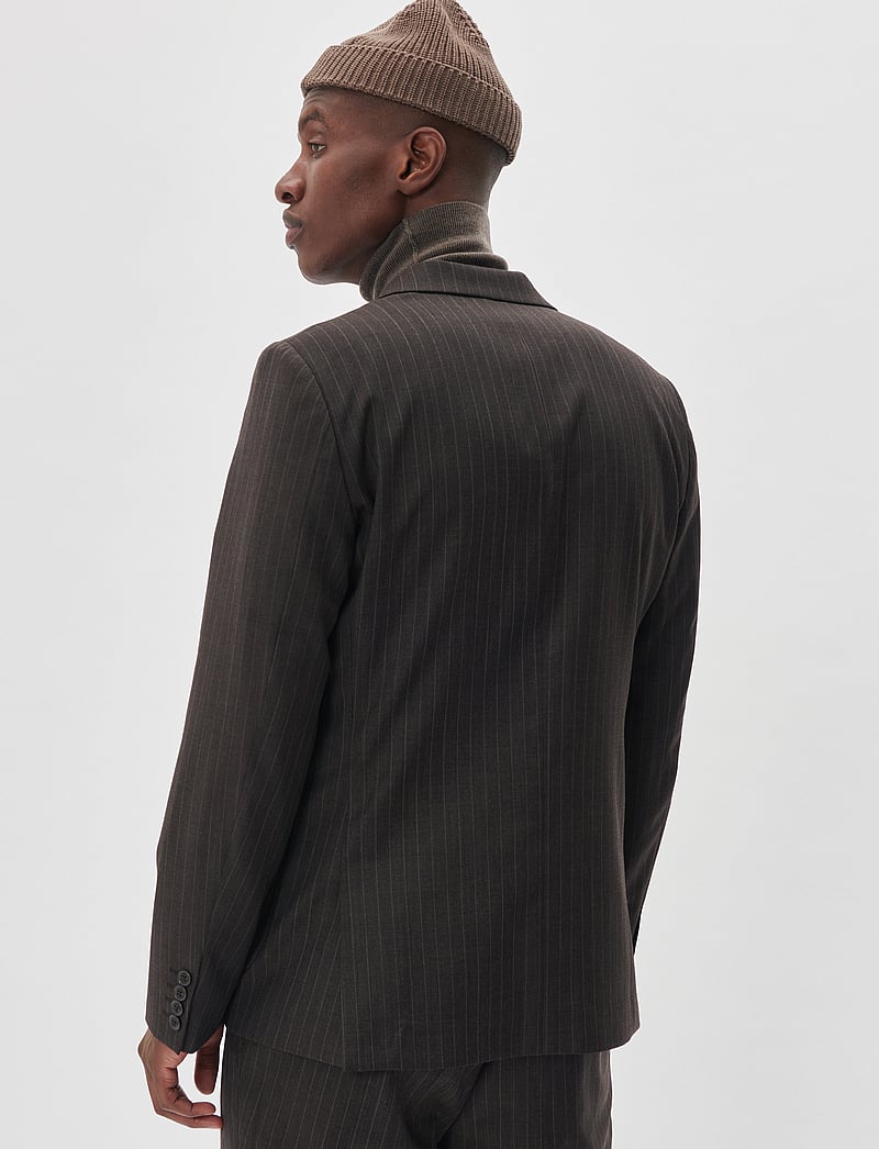 Matinique - MAgeorge - einreiher - espresso - 4