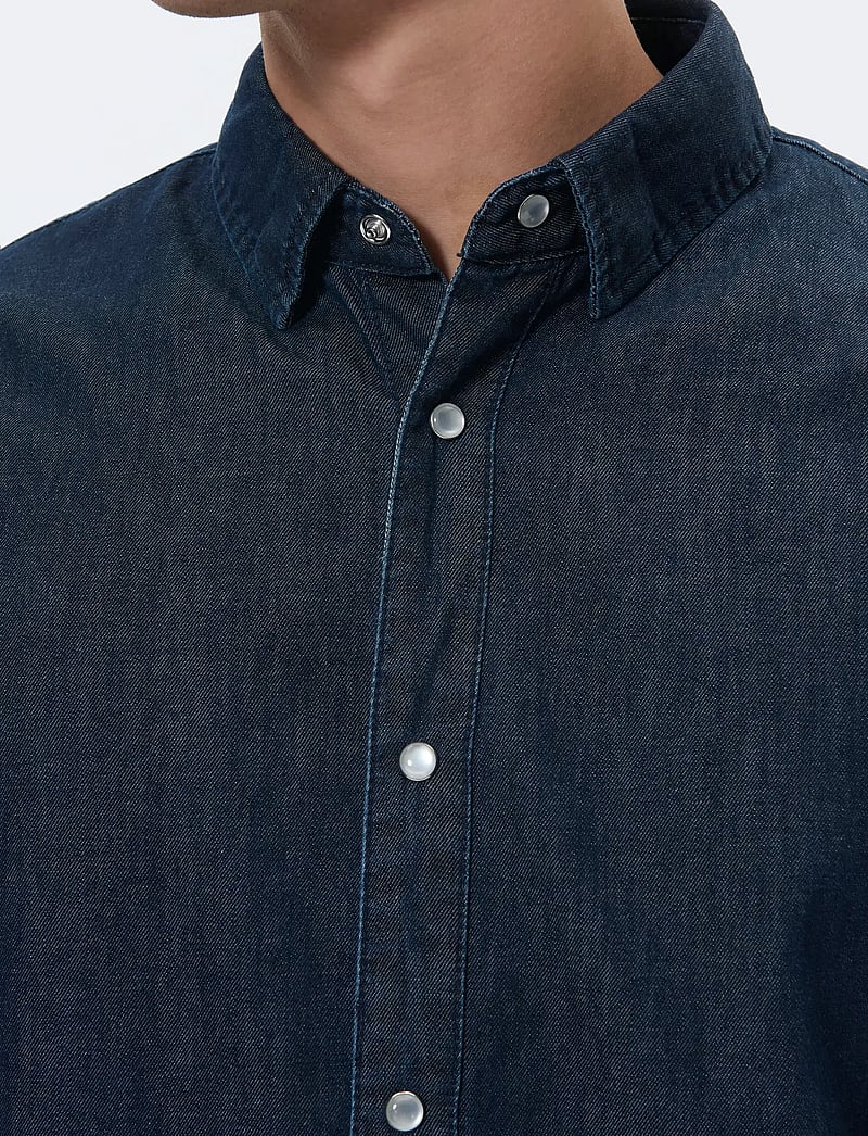 Matinique - MAChristaldo - formelle skjorter - dark washed denim - 5