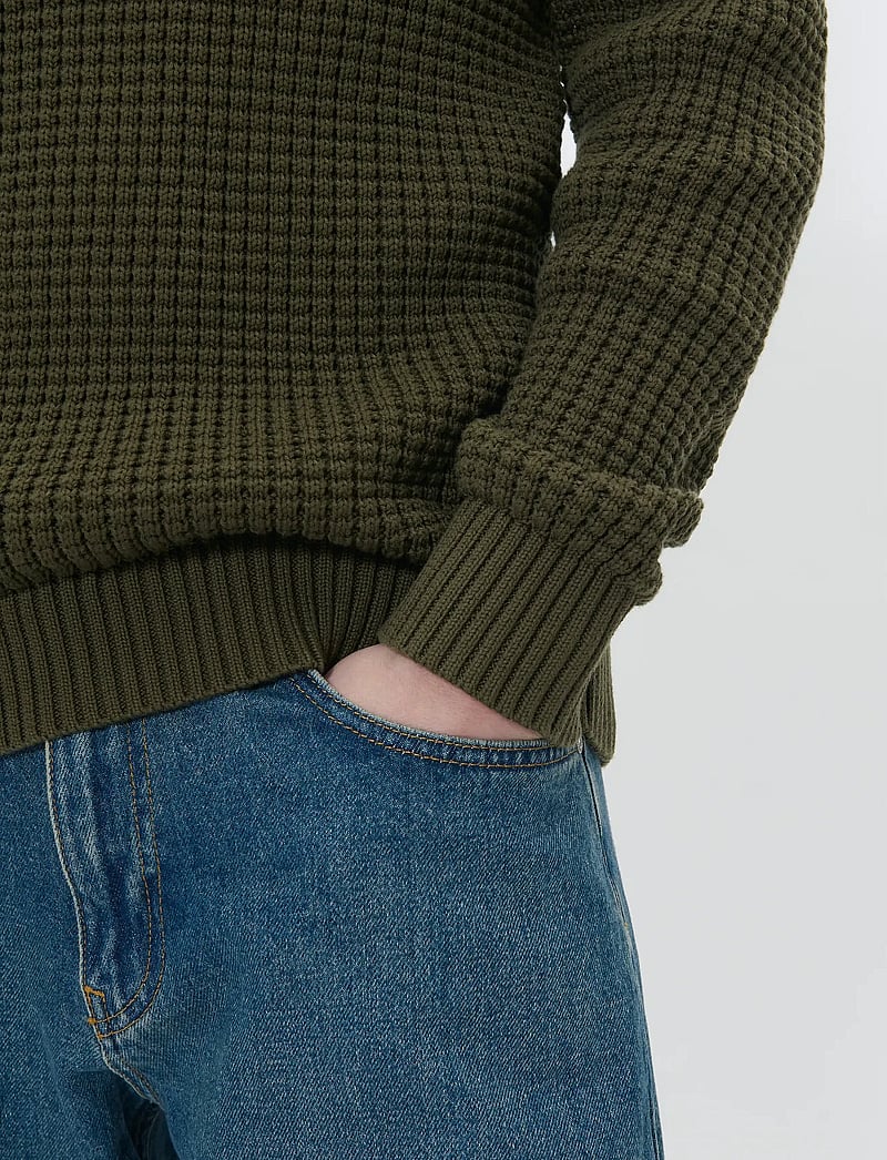 Matinique - MAtriton - rundhals - olive night - 4
