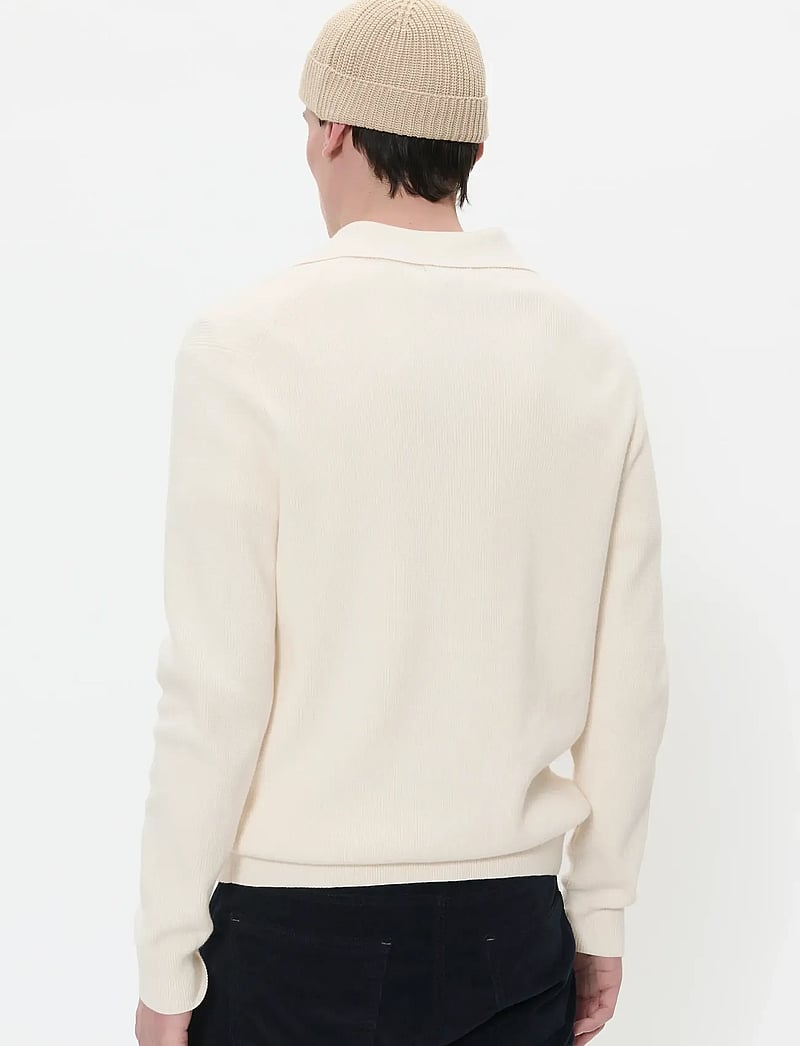 Matinique - MAkollo - v-aukkoiset - off white - 3