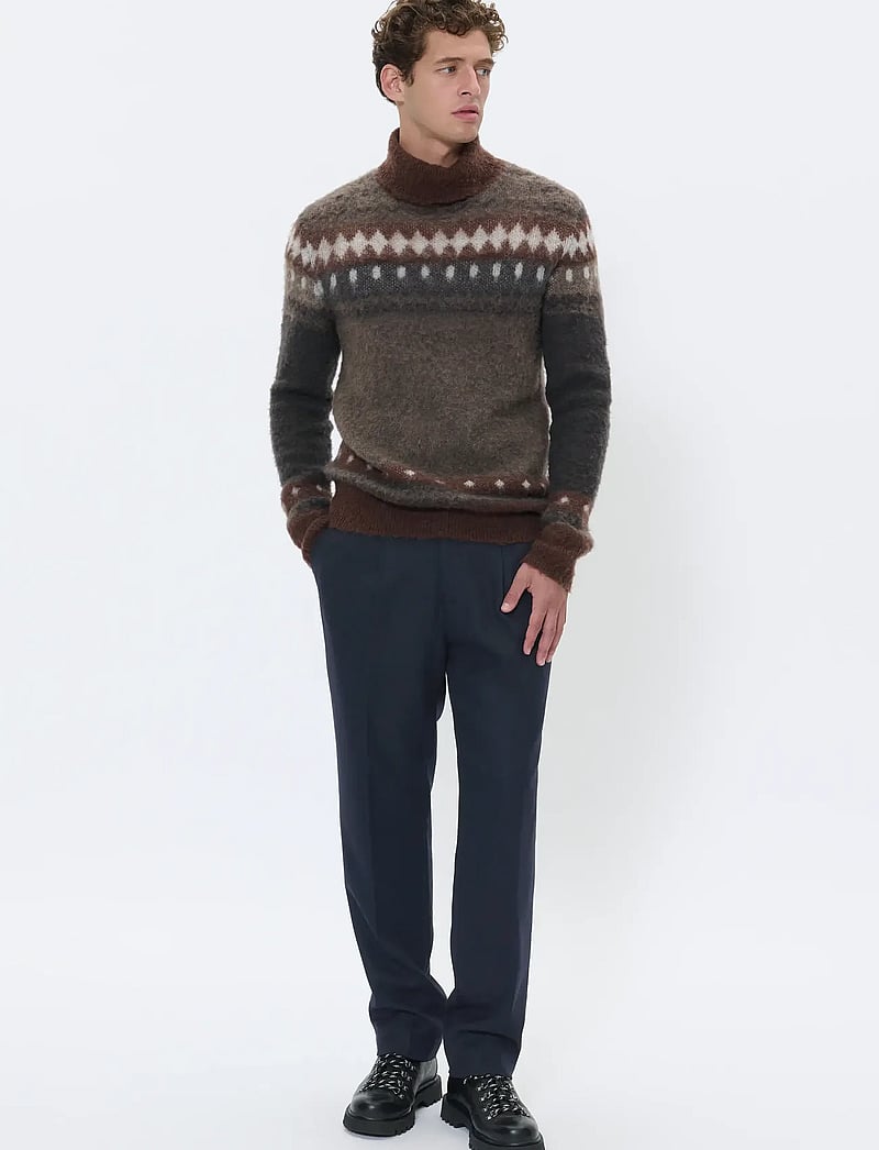 Matinique - MAroll pattern - rollkragen - chocolate chip - 2