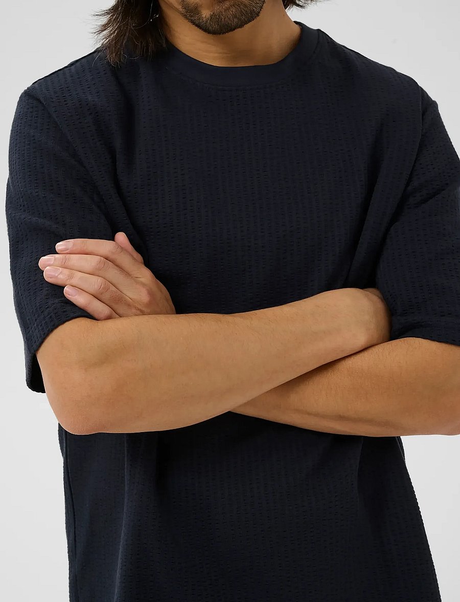 Matinique - MAkai Crew - kortærmede t-shirts - dark navy - 4