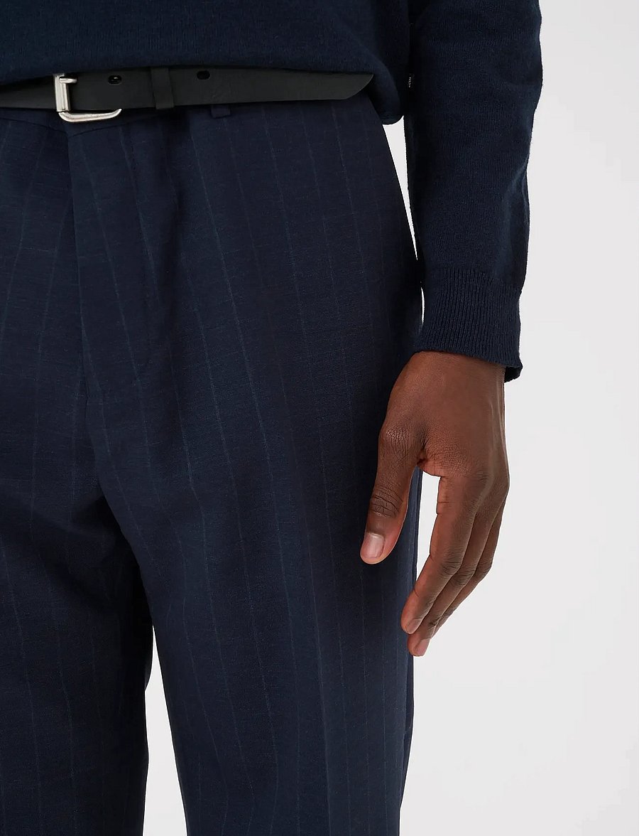 Matinique - MAwesley Pant - kostiuminės kelnės - dark navy - 5