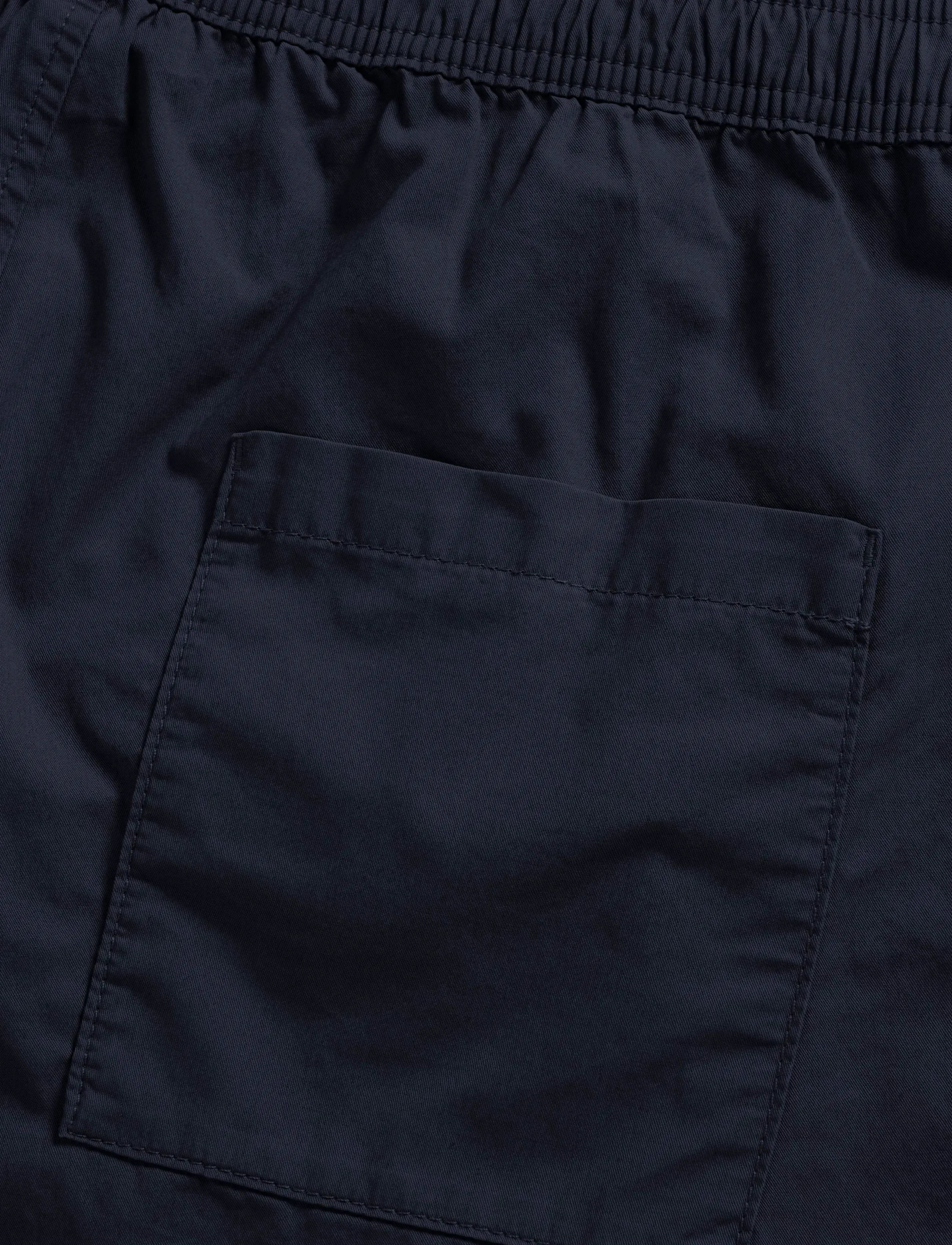 Matinique - MANoram shorts - casual shorts - dark navy - 3
