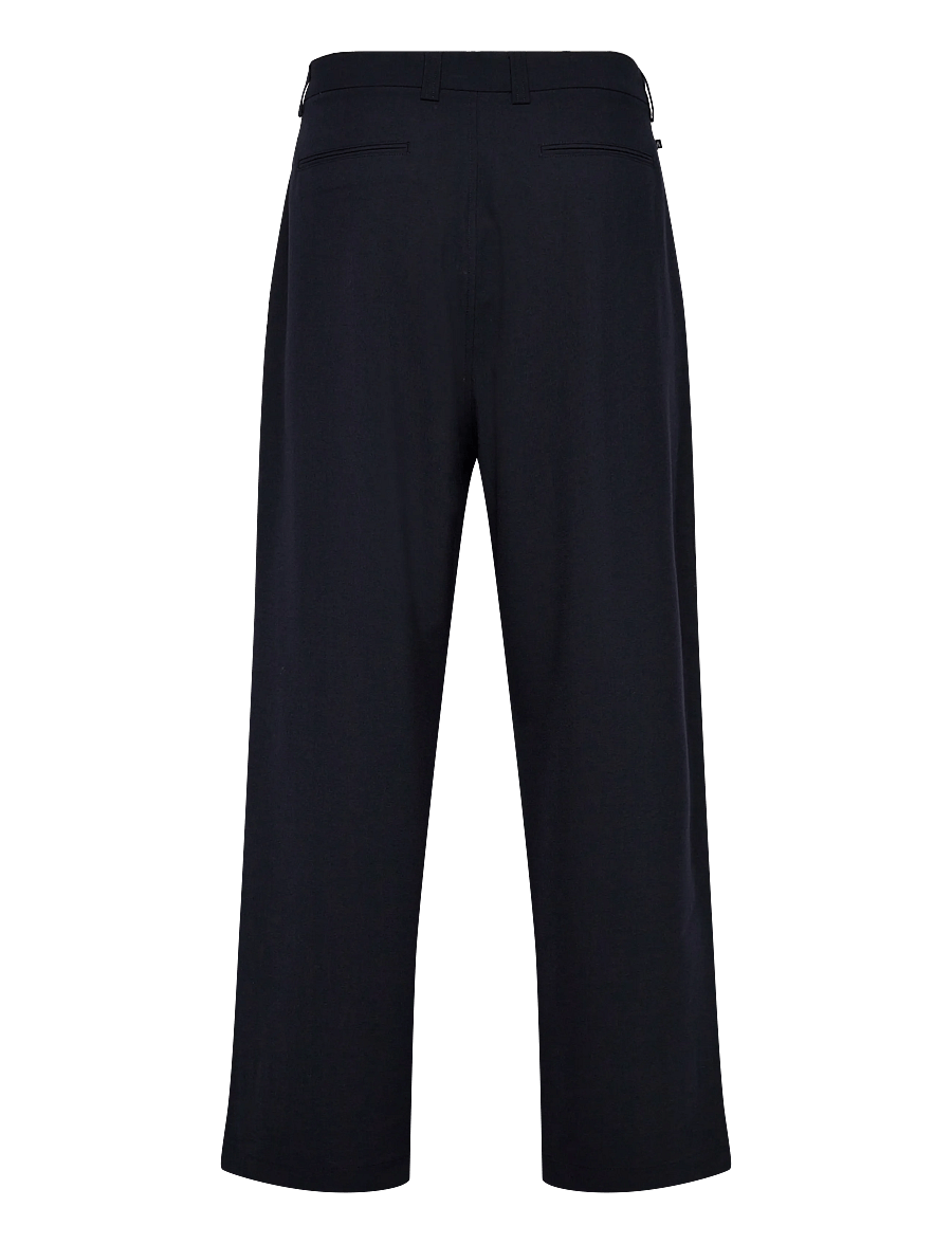 Matinique - MAChino Pleat Pants - Ülikonnapüksid - dark navy - 2