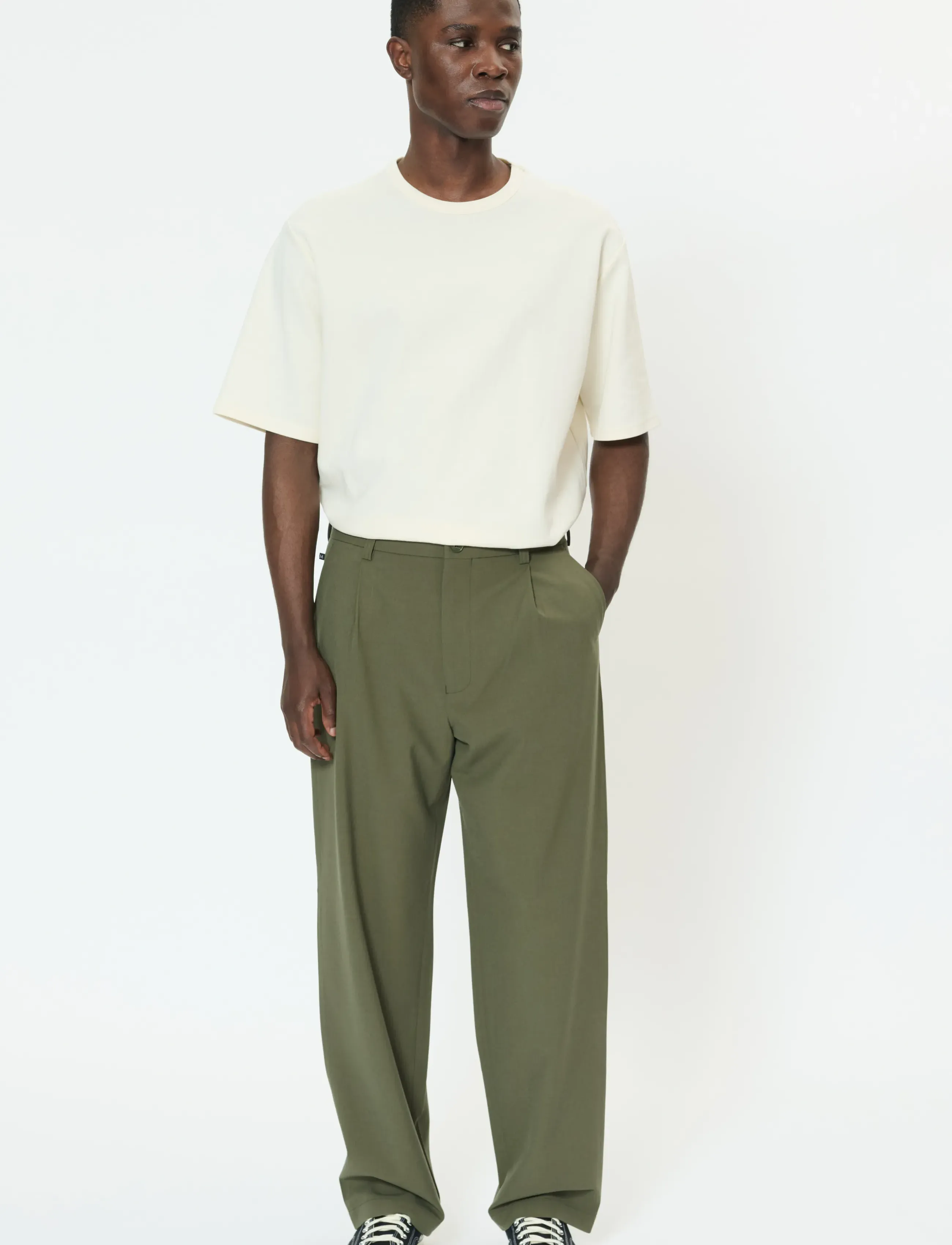 Matinique - MAChino Pleat Pants - kostymbyxor - dusty olive melange - 3