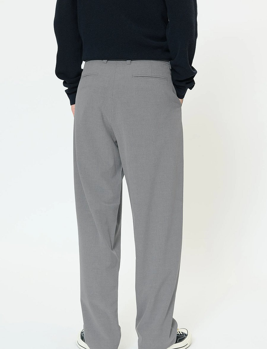 Matinique - MAChino Pleat Pants - Ülikonnapüksid - smoked pearl - 4