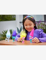 Mattel Disney Trolls - Trolls 3 Band Together Queen Poppy Small Doll - die niedrigsten preise - multi color - 3